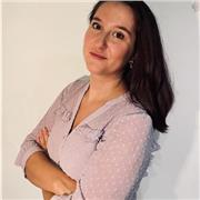 Profesora de inglés y francés imparte clases por las mañanas